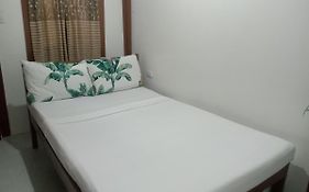 Vincent Lloyd's Pension Hauz