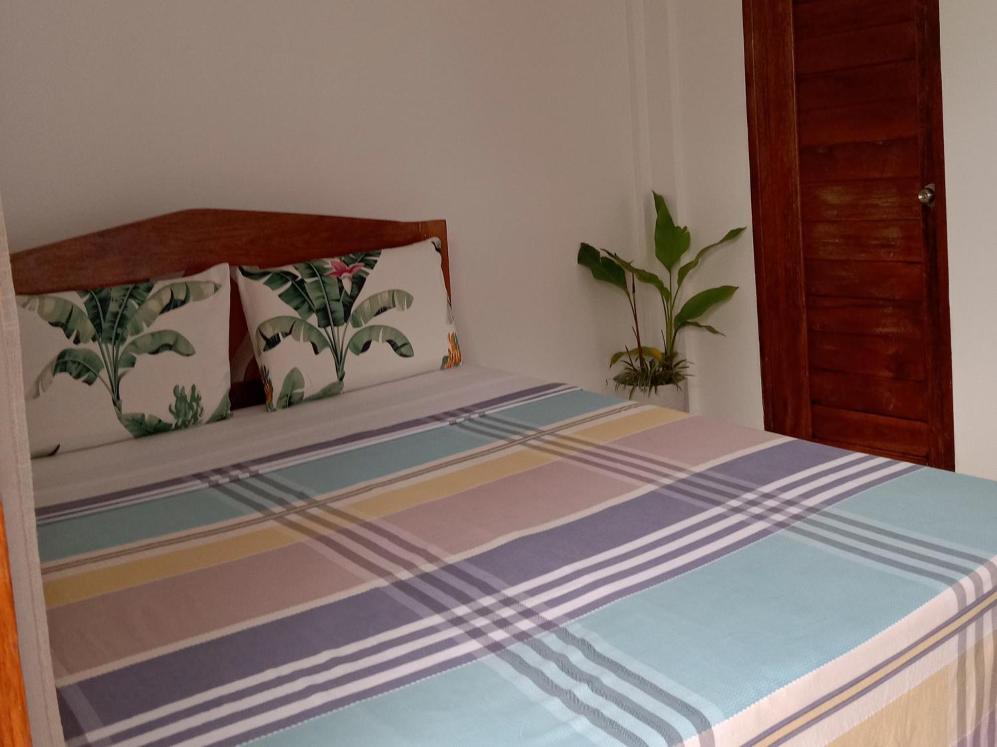 Vincent Lloyd's Pension Hauz San Vicente  Chambre photo